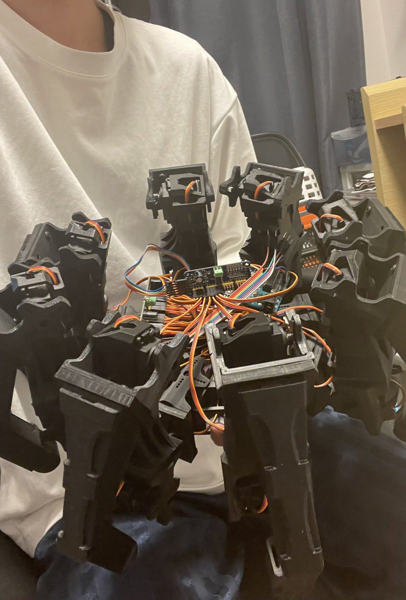 eternalfriend17's tweet image. 我が家の住人が増えました（YouTuberごっこ）

片手で持つ重さじゃない、めっちゃ重い

#Rospider