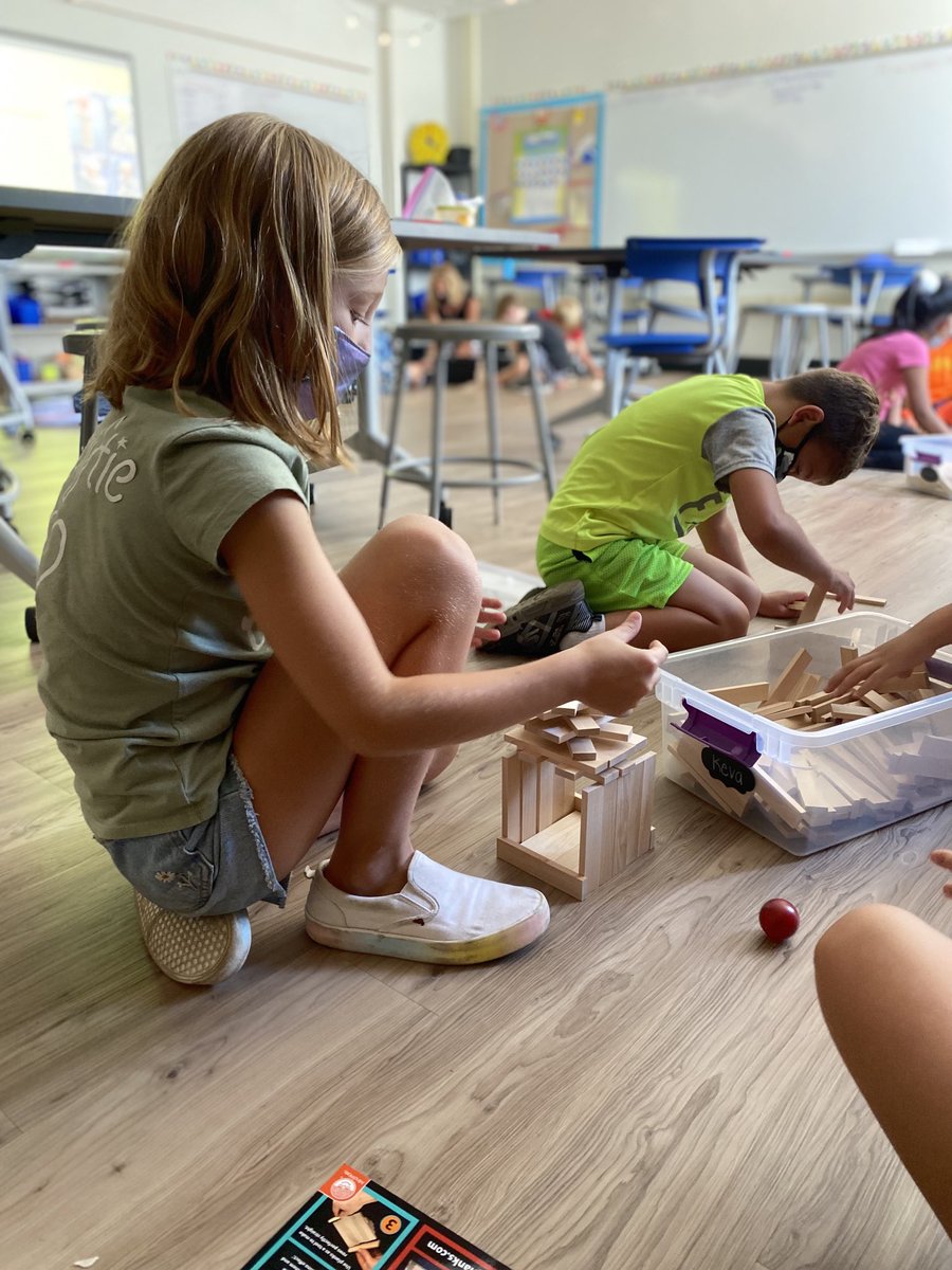 mrsscienceguru's tweet image. First STEM class with 3rd grade today.  We reviewed collaboration, refreshed our design thinking and enjoyed the story, What Do I Do With an Idea.” ⁦@HoughStreet220⁩ ⁦@barrington220⁩ ⁦@KEVAplanks⁩