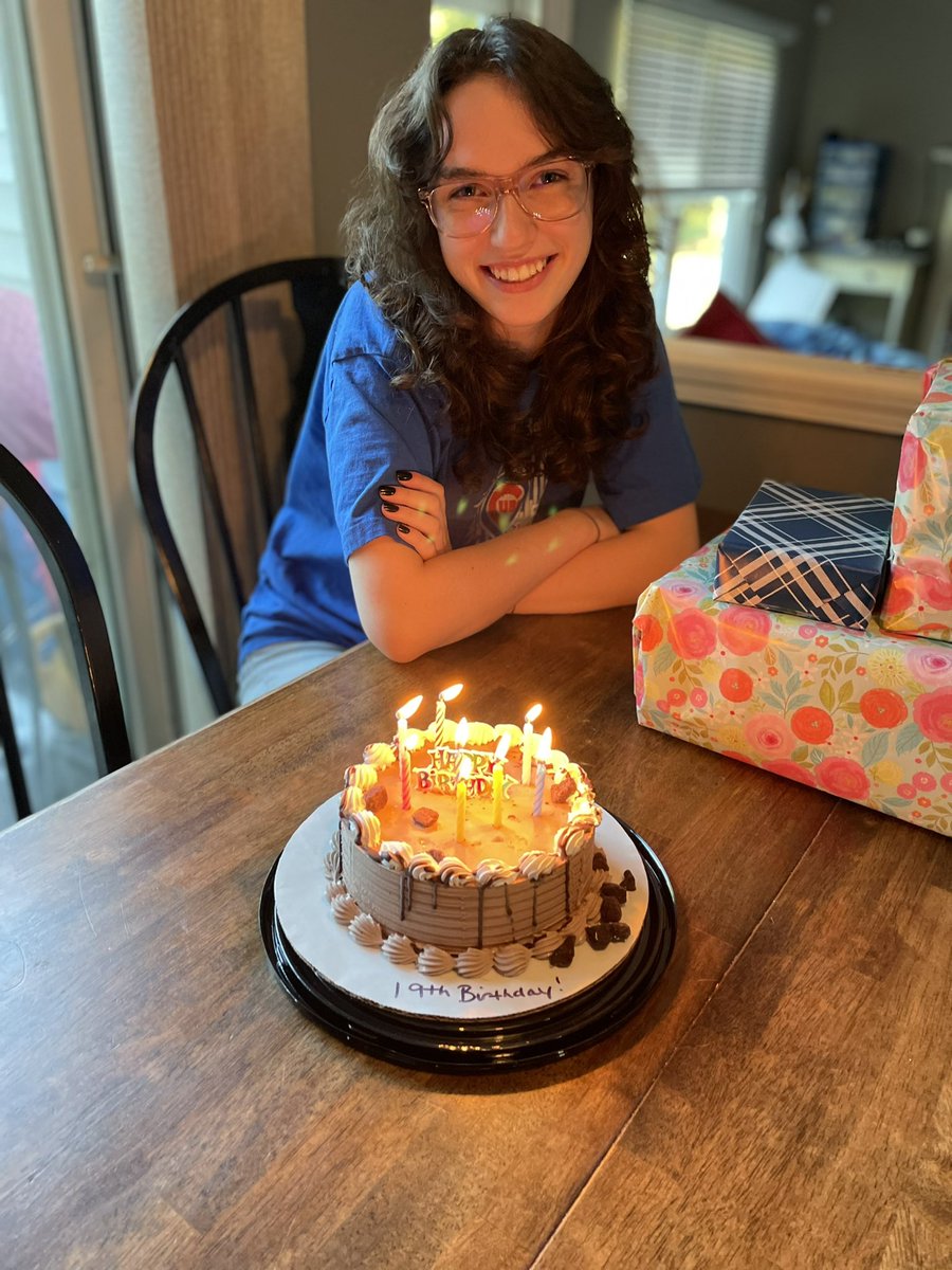TVAGENTMIKE's tweet photo. Cookie’s farewell for college included a pre-birthday celebration! #alreadymissingher #girldad https://t.co/f8jDgKGj59