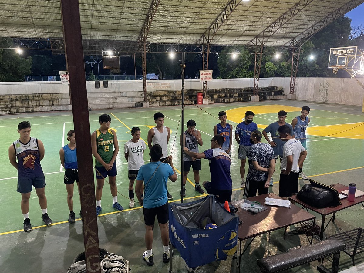 CoachCarm09's tweet photo. Chapter 1. #MRTNegros https://t.co/QFieStNAem