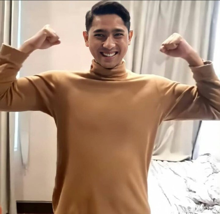 6Beban's tweet photo. Aku anak sehat🤣🤣Akhtar mau bobo bapake mau tugas malem wkwk💙💙 https://t.co/LoF4YC7DAj