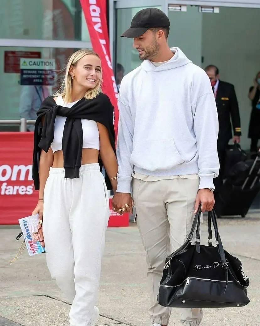 MIFF_festival's tweet photo. The Love Island 2021 winners are home 😍 Is everyone else obsessed with them too? 🤭 #LoveIsland  #LoveIsland2021  #MILLIAM #LoveIslandUK https://t.co/90I0GHiQPX