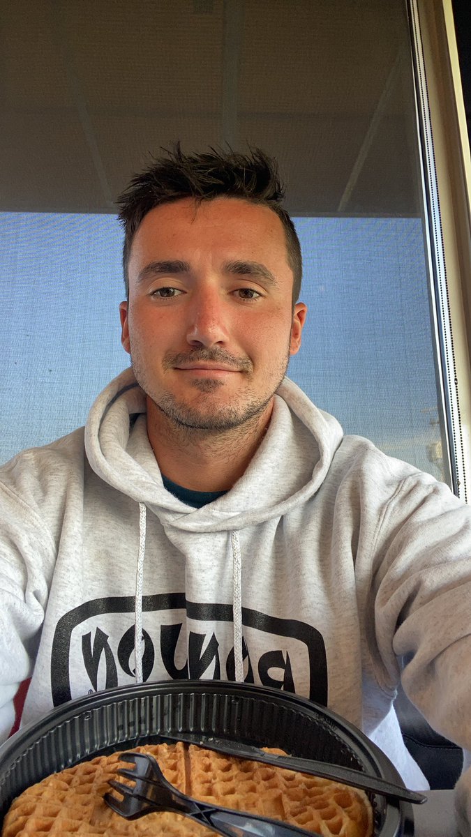 chadlew9's tweet image. No way Chris me too. I have hit a steep wall at 3.5 waffles. Started at 5:30am today.. please send advice @JOEL9ONE