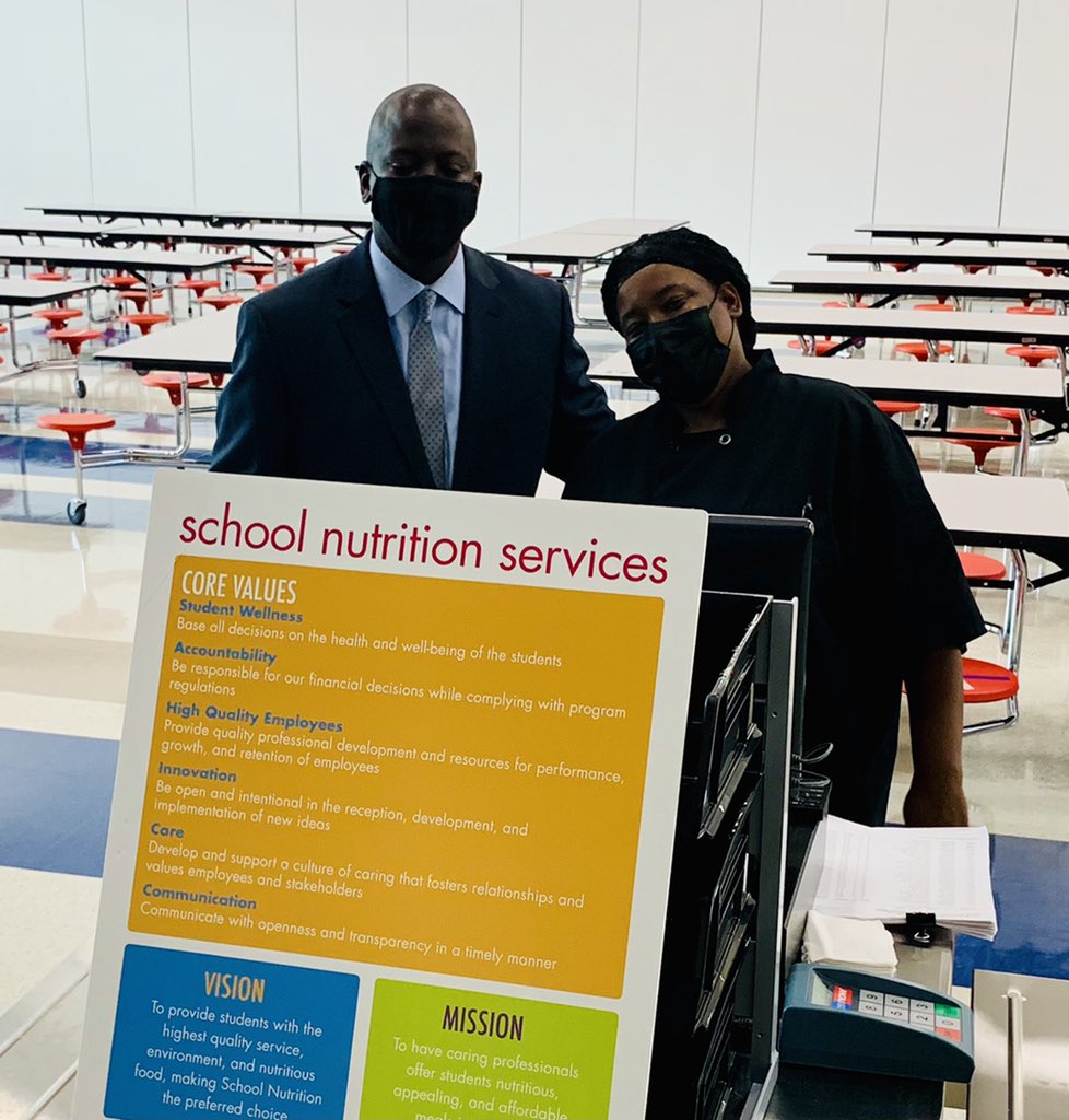 Charlotte-Mecklenburg Schools (@charmeckschools) on Twitter photo Lunchtime <a href="/SAIL_CMSMagnet/">South Academy of International Languages</a> the new South Academy of International Languages on day 2 of back to school. It’s pizza day! <a href="/CMSSupt/">Superintendent Earnest Winston</a> <a href="/CMSnutrition/">CMS School Nutrition</a> Lunchtime <a href="/SAIL_CMSMagnet/">South Academy of International Languages</a> the new South Academy of International Languages on day 2 of back to school. It’s pizza day! <a href="/CMSSupt/">Superintendent Earnest Winston</a> <a href="/CMSnutrition/">CMS School Nutrition</a>