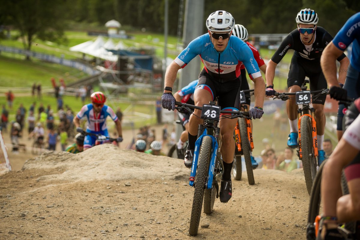 CyclingCanada's tweet image. Battle of the brothers during the finals of Elite men's short track!

@QuintonDisera and @Petey__D coming in 16th and 17th spot as the top 🇨🇦 men's finishers.

Tyler Orschel (28th) and Marc-Andre Fortier (32nd) would cap off day 3⃣ at #ValdiSole2021 

📸Andy Vathis