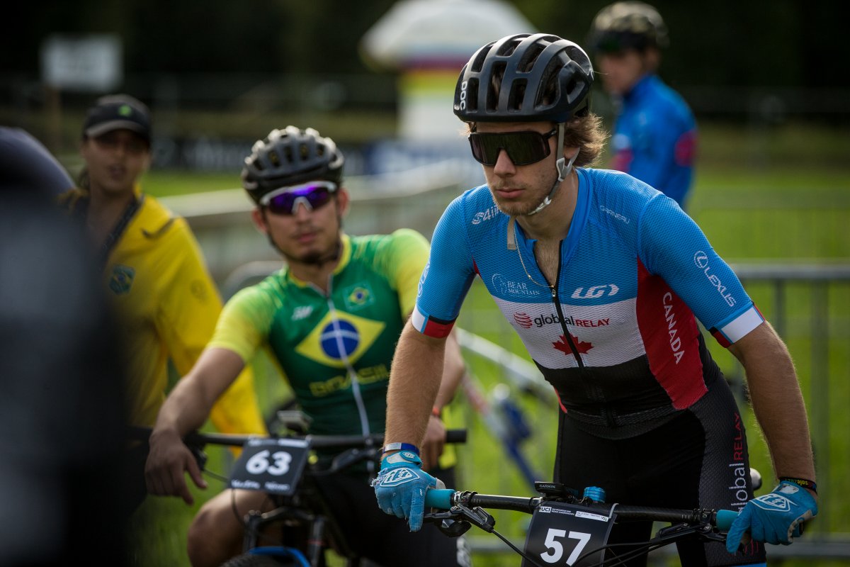 CyclingCanada's tweet image. Battle of the brothers during the finals of Elite men's short track!

@QuintonDisera and @Petey__D coming in 16th and 17th spot as the top 🇨🇦 men's finishers.

Tyler Orschel (28th) and Marc-Andre Fortier (32nd) would cap off day 3⃣ at #ValdiSole2021 

📸Andy Vathis