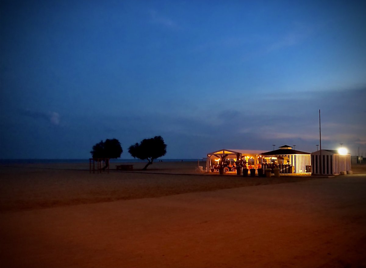Entre el suelo y el cielo hay algo Masnou by the beach #ocata