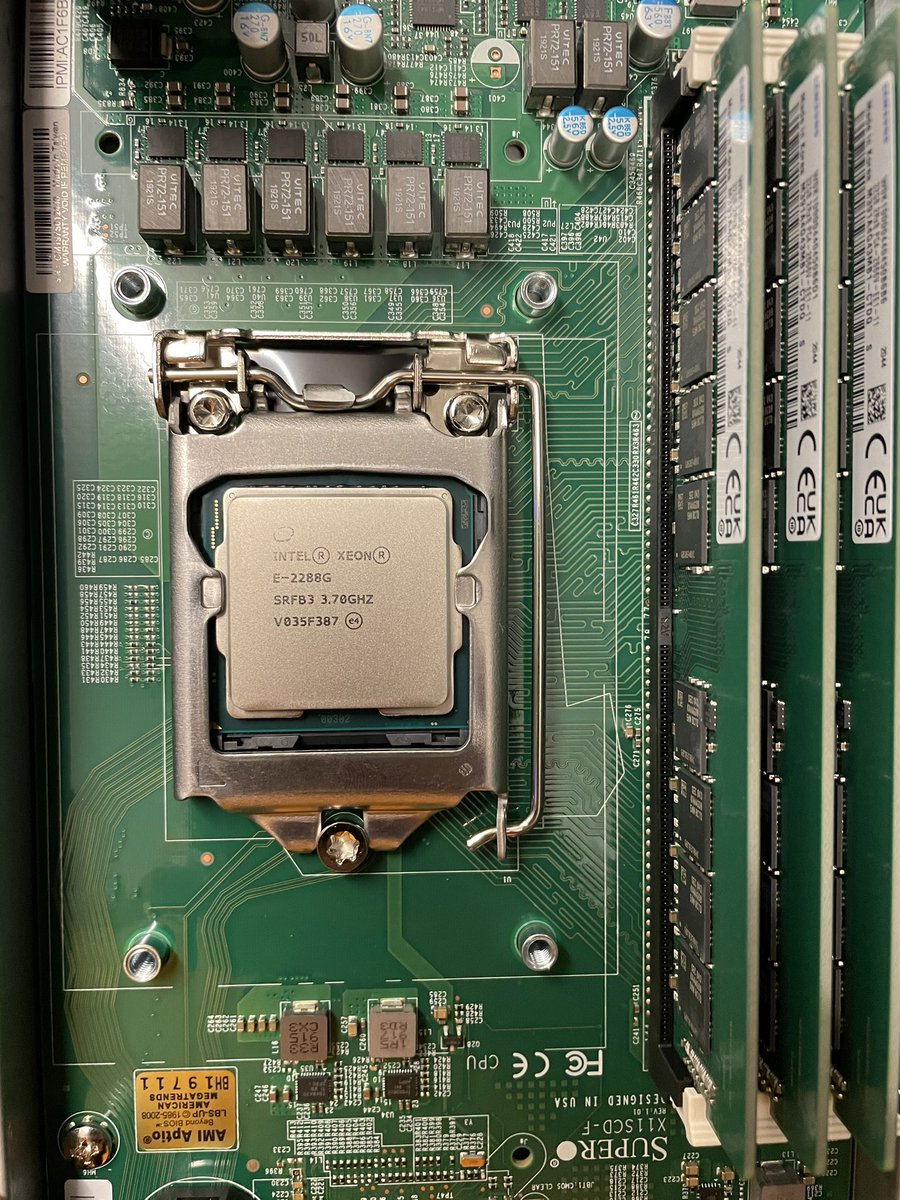 een kijkje onder de motorkap van een kaashosting.nl/vps 🧀