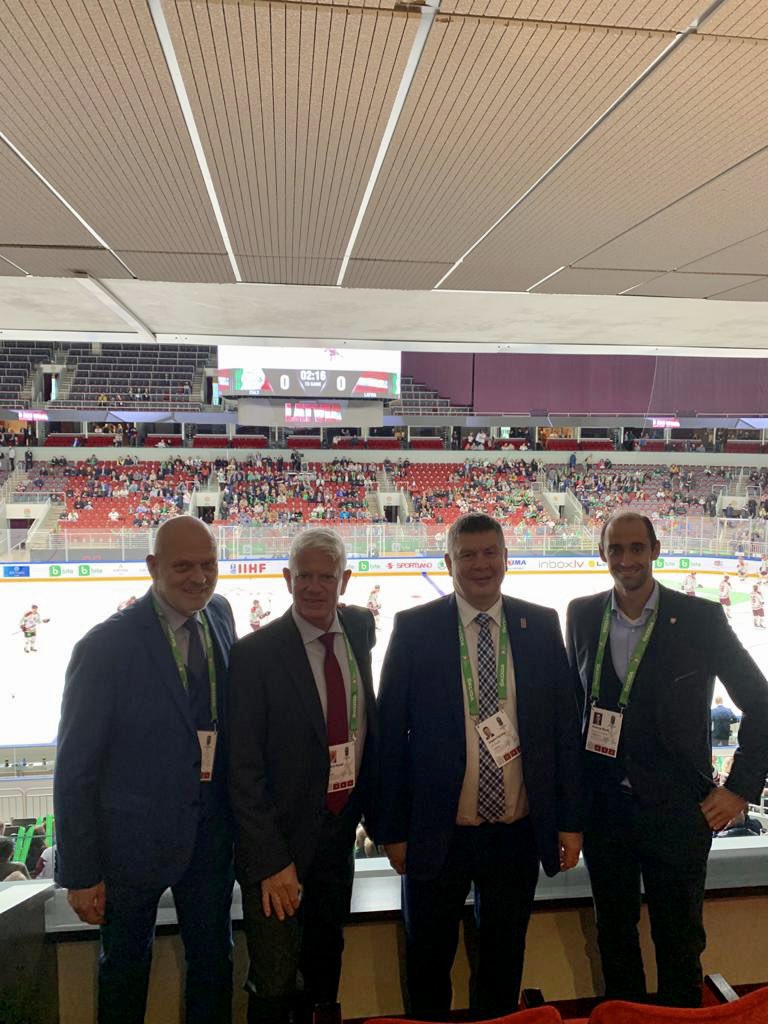 FranzReindl_DE's tweet photo. The #Hockey family enjoying the qualification tournament in #Riga for the upcoming 2022 Winter Olympics in Beijing! https://t.co/KMuivTScK7