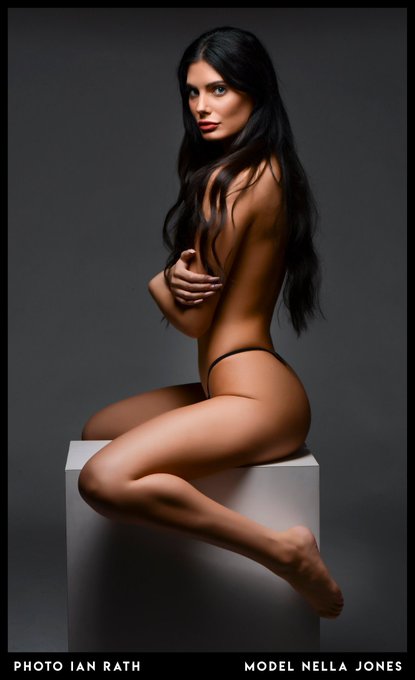 Why chase you when I&rsquo;m the catch 💭 @IanRath 📸 https://t.co/mERI5EwZpU<a class="tags" target="_blank" title="On Twitter" href="/?out=eyJ0eXAiOiJKV1QiLCJhbGciOiJIUzUxMiJ9.eyJpYXQiOjE3MjI5Nzg2MTMsImlzcyI6InR3cG9ybnN0YXJzLmNvbSIsIm5iZiI6MTcyMjk3ODYxMywiZXhwIjoxNzU0NTE0NjEzLCJyZWRpcmVjdF91cmwiOiJodHRwczovL3R3aXR0ZXIuY29tL0lhblJhdGgifQ.ZHLKESHBE4OkGxvQlcyVlHmuZpVpaxDtqxYY4j7cEN1OWkAzVtafXRyvT8Q6nLmdIkHTDjTpR88OUNjGVqzNkQ">@IanRath</a>