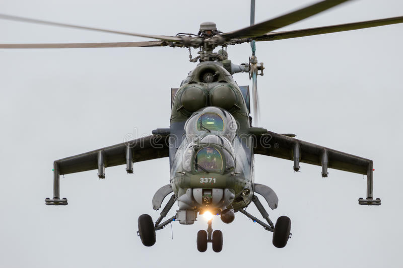 ロシアの戦闘ヘリ Mi 24 完全に デッサンが狂っている ので見てると不安になってくる 変態やな Togetter ロシアの戦闘ヘリ Mi 24 完全に デッサンが狂っている ので見てると不安になってくる 変態やな Togetter