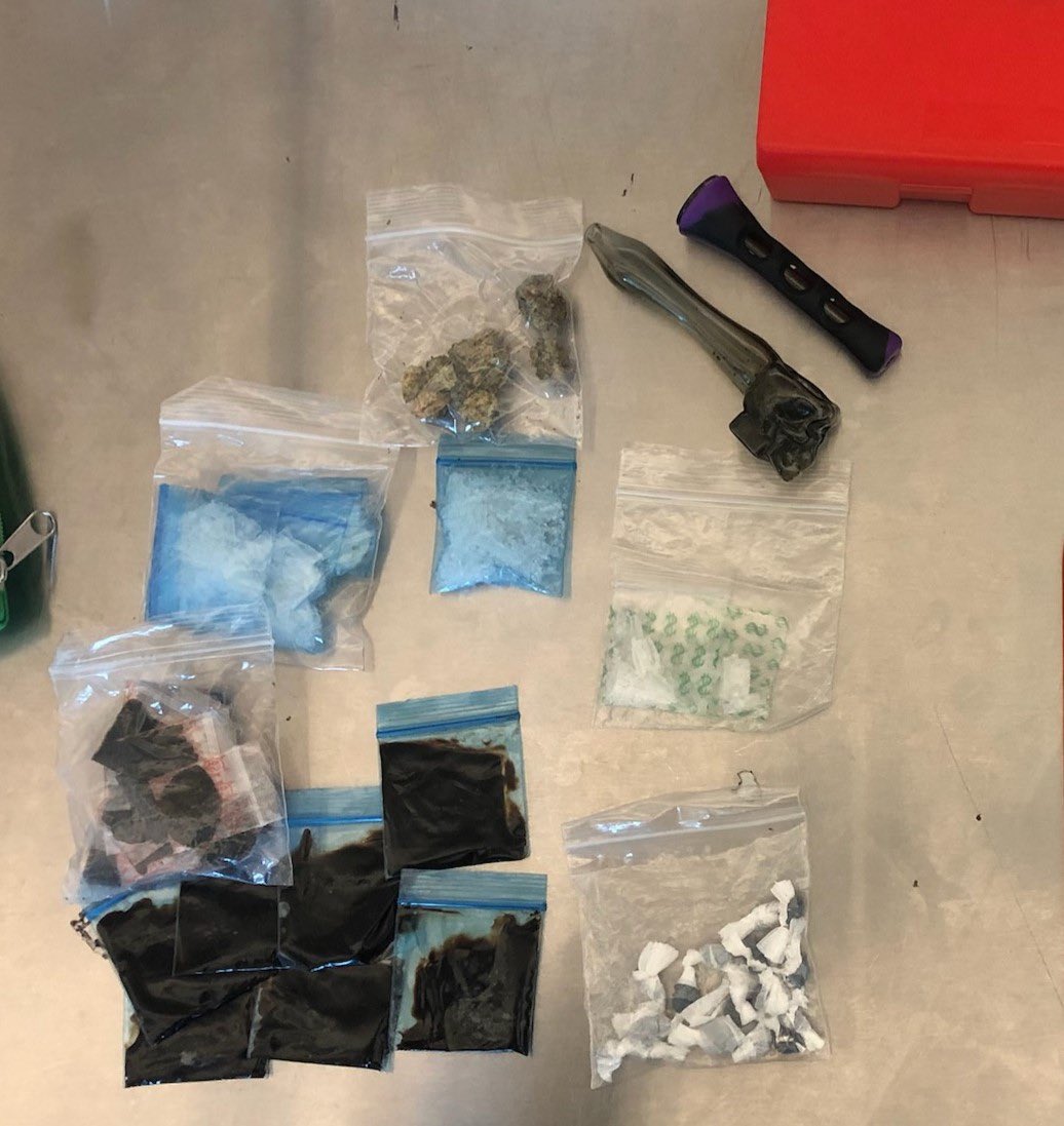 NCNPODPD's tweet image. Another win for Days #NCCRT. Traffic stop on a vehicle with a fictitious paper tag led to a stolen handgun along with narcotics: 35.9g Heroin, 19.2g Meth, 1.9g Marijuana.  Continuing @DPDChiefGarcia weeding plan! #KeepingDallasSafe