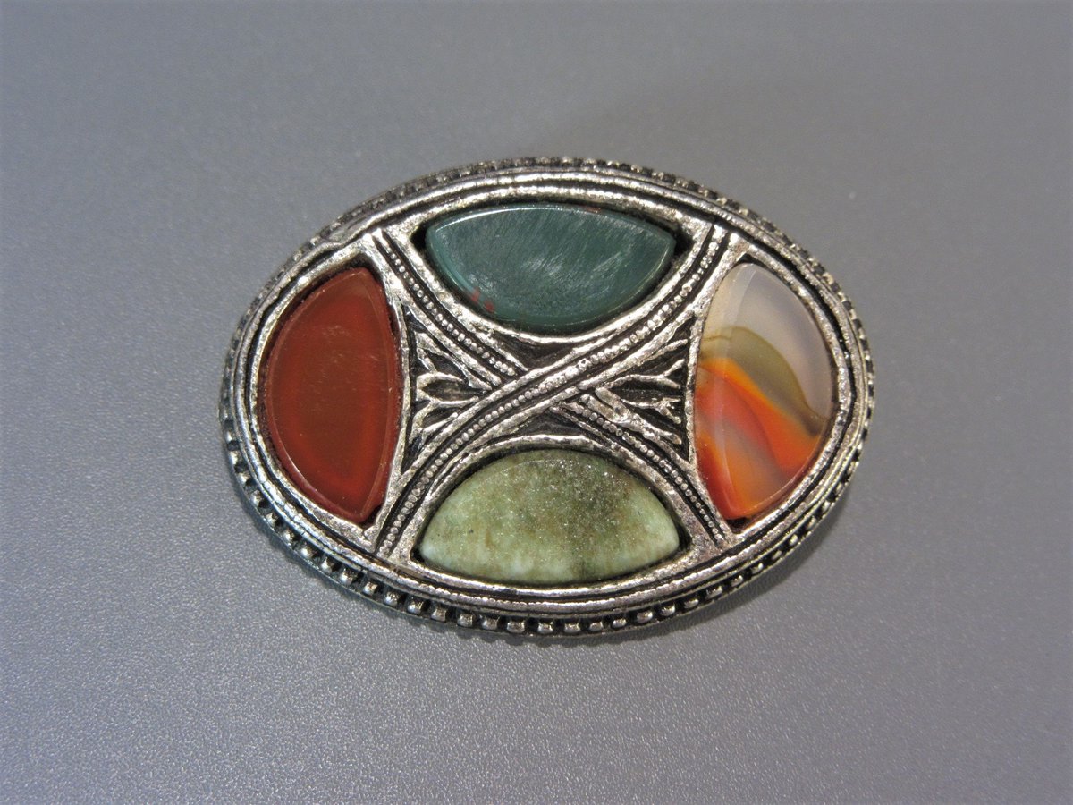 Excited to share the latest addition to my #etsy shop: Vintage Celtic Scottish Miracle Brooch etsy.me/38dilTZ #celtic #celticbrooch #scottishbrooch #miraclebrooch #signedmiracle #kiltbrooch #kiltpin #agatebrooch
etsy.com/shop/darsjewel…