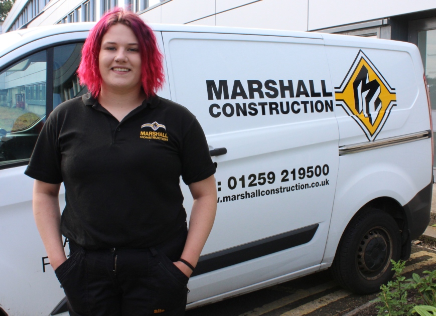 An apprentice joiner – who studied for a NQ Carpentry and Joinery at Forth Valley College – hopes to inspire more women into traditional male oriented jobs. bit.ly/38i2fYZ <a href="/MCLalloa/">MarshallConstruction</a>