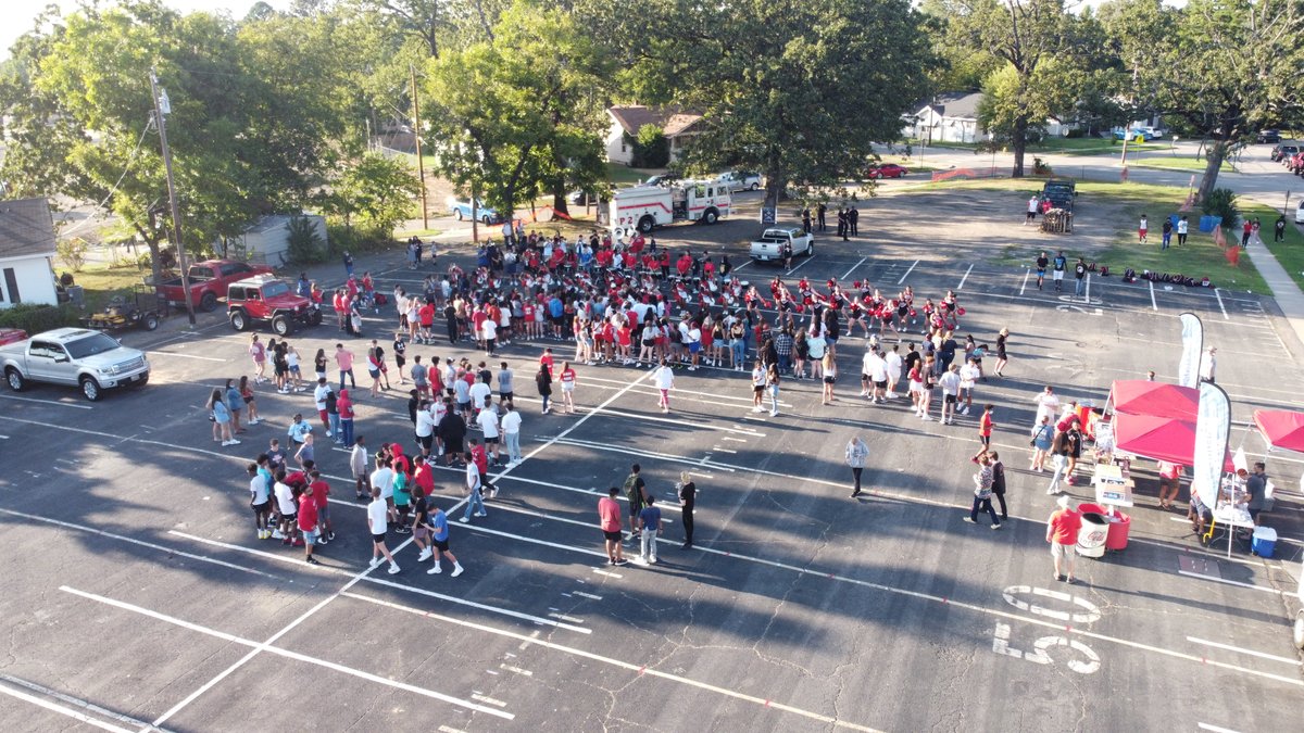 Yesterday’s bonfire was a blast! Thank you to everyone who participated!

#GrizzlyNation #BearDownAtNHS