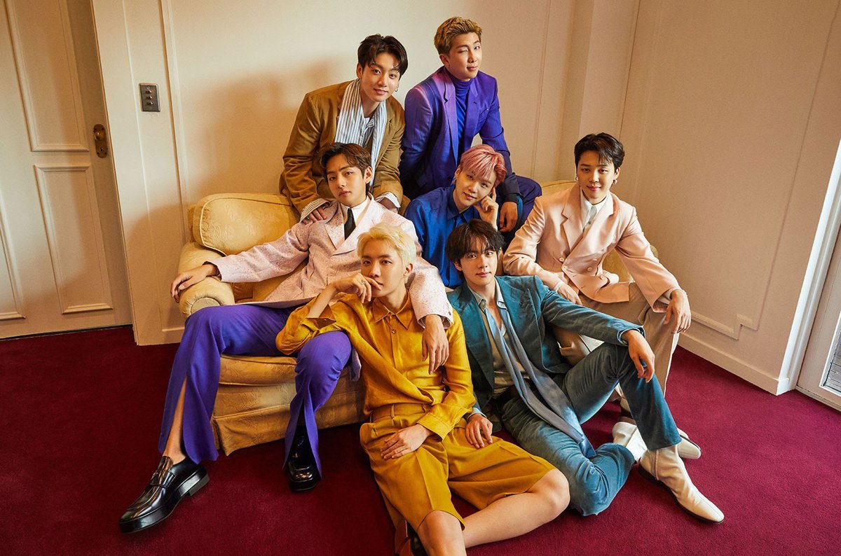 sugasdiction's tweet photo. Billboard Photoshoot minus the logo [thread] https://t.co/lMDhO923OI