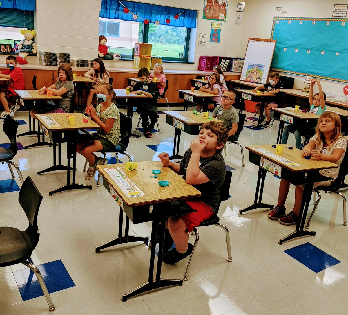 KeruskinPete's tweet image. Welcome Back Trinity South! We are having an awesome first morning! Big Shout Out to our custodial crew, the building looks amazing! #trinitypride #trinitystrong @TRINITY_MLUCAS @east_trinity @west_elem @tnetrinitypride @DonSnoke