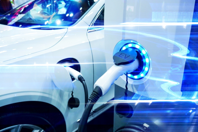 Global #EV sales in 2021 are estimated to reach 5.3 million units, with battery #ElectricVehicles (BEV) leading the market with a 66% share: <a href="/Frost_Sullivan/">Frost & Sullivan</a>. Discover key regional insights, ultra-fast #charging infrastructure trends &amp; more. Details: bit.ly/3sRctZL
