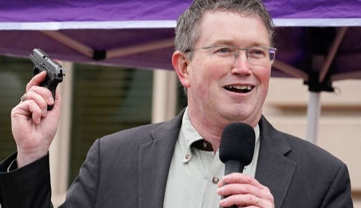 Who's gonna tell this idiot his firearm is out of battery.