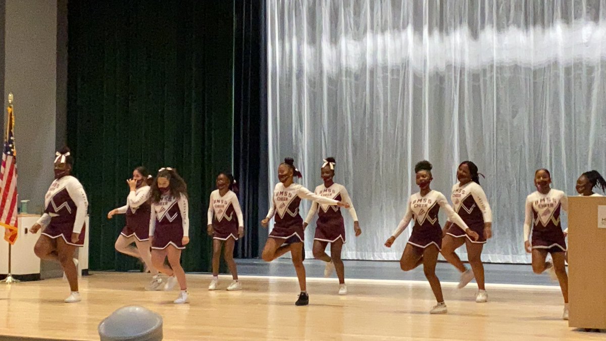 So excited about the @Hartford_Public Schools Convocation for the 2021-22 school year led by three of my (s)heroes the cheer squad of @magnet_south Dr. Torres Rodriguez @HartfordSuper and keynote @Ready4rigor - Zaretta Hammond!! @MagnetTrinity we are #1school2gether