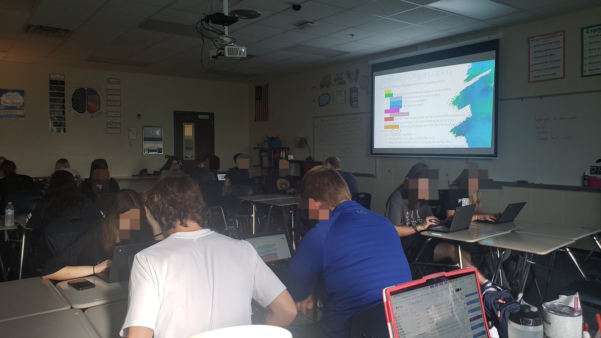 MrsLowe_English's tweet photo. Revising arguments. Putting in the work to make our writing better! #StrongWriters #StrongThinkers https://t.co/YBUgUmZRW1