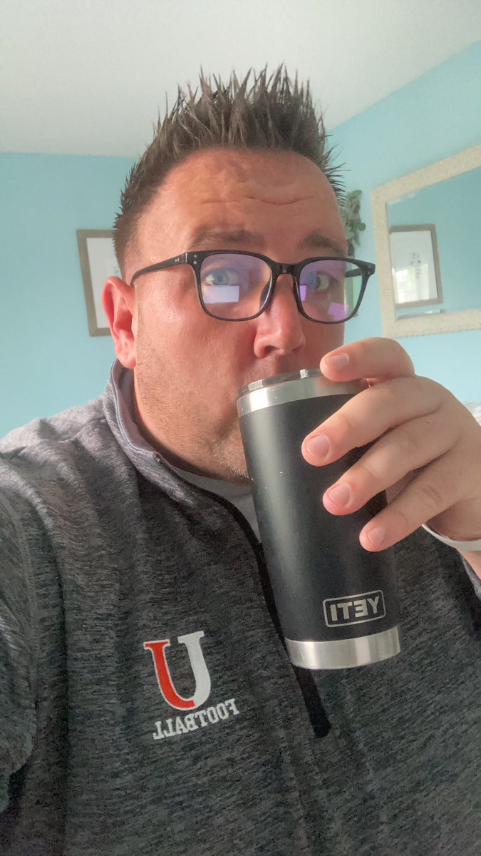 gsauce44's tweet image. Ready for the big game tonight! Good luck @JimmieFootball! Coach ‘em up @Coach_Mistro! #getthatbucket