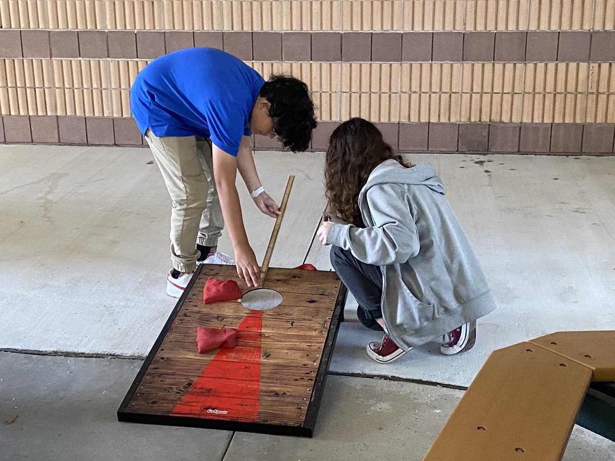 hillstopscience's tweet photo. We’re up and moving out in the fresh air with our focus on accurate data collection and graphing #handsonscience @oms_bulldogs @CollierScience https://t.co/OETk2lsQg5