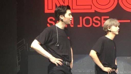 hyuckbaobae's tweet photo. remember when haechan said johnny is like the AA size battery to him that make him look so small and adorable https://t.co/uJ9gbg1Efu