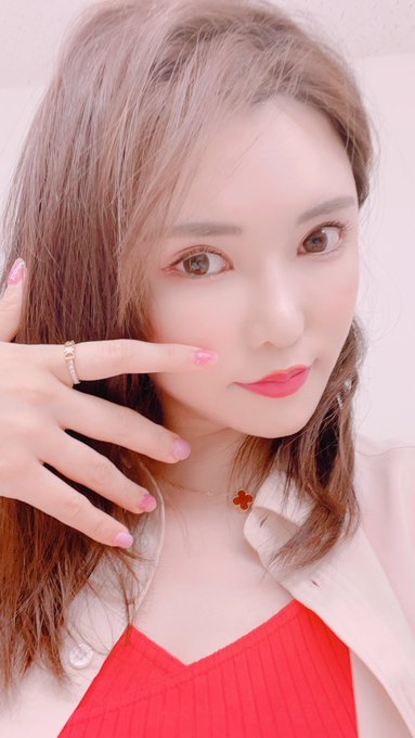 食べたくてしょうがないのは美味い寿司
お財布が多少痛くなっても美味い寿司
高ければいいのではないですよ
つぶ貝マヨのために1人で天下寿司入る事もあります

マネさん待ってまちぼうけ https://t