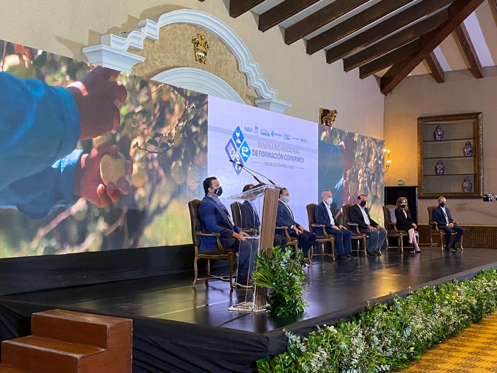 Coparmex's tweet photo. También participaron @manolojim alcalde de #Saltillo; @luciaazucena Secretaria de Turismo de #Coahuila y @LuisArizpeJ Presidente de la Federación Norte de Coparmex https://t.co/wTg7vRc5Iv