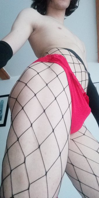 1 pic. I went outside with friends like this under my clothes yesterday ?
#nsfw #femboy #twink #crossdresser