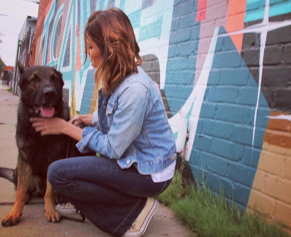goose_ja's tweet photo. #TBT

@Stana_Katic with her �� #InternationalDogDay https://t.co/TUXXVByuSS