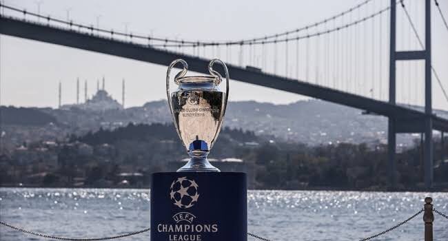 🏆Şampiyonlar Ligi'nde ülkemizi tek temsil eden Beşiktaş'ımızın grubu belli oluyor!

📌 Bunun şerefine 2 TAKİPÇİMİZE yeni sezon forması veriyoruz. 

🎁 YAPMAMIZ GEREKENLER 👇

1️⃣Bu tiviti retweet etmek.
2️⃣ Bizi takip etmeniz.
3️⃣ Yorum kısmına 2 arkadaşınızı etiketlemeniz.