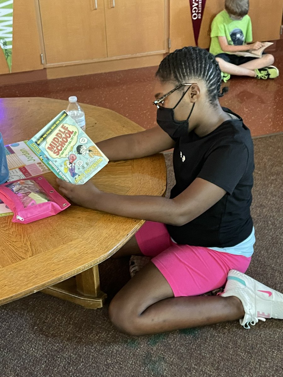 Building independent reading stamina #trustyhuskies #CPSBest #scholarsfirst #gofourthandconquer #readingforpleasure