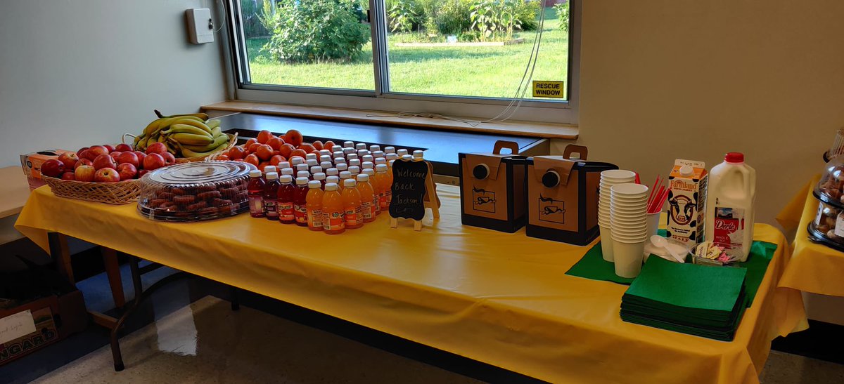 PTA is excited to welcome back the best staff with a delicious breakfast!!