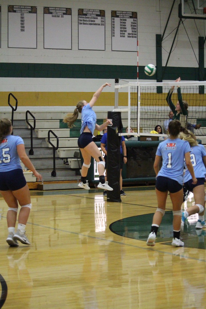 GAMEDAYYY! 

@ Lake Norman High School 

JV starts at 4:30, Varsity follows. 

#FTFVB 🏐🐅 

<a href="/Copas_Crazies/">Copas Crazies</a> <a href="/ftfathletics/">FTFATHLETICS</a> 

#3 Haley J. &amp; #21 Zoie C.