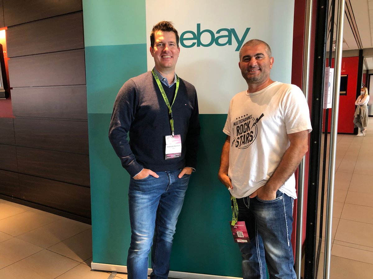 eBayDE's tweet photo. #eBay zum Anfassen: Das erste physische Live-Event seit langer Zeit ist in vollem Gange und das vor spektakulärer Kulisse unter freiem Himmel. Beim #MultichannelDay im RheinEnergie Stadion Köln freuen wir uns über Austausch mit Händler*innen. Danke für die Einladung @ecomrockstar https://t.co/67BoQgqxaa
