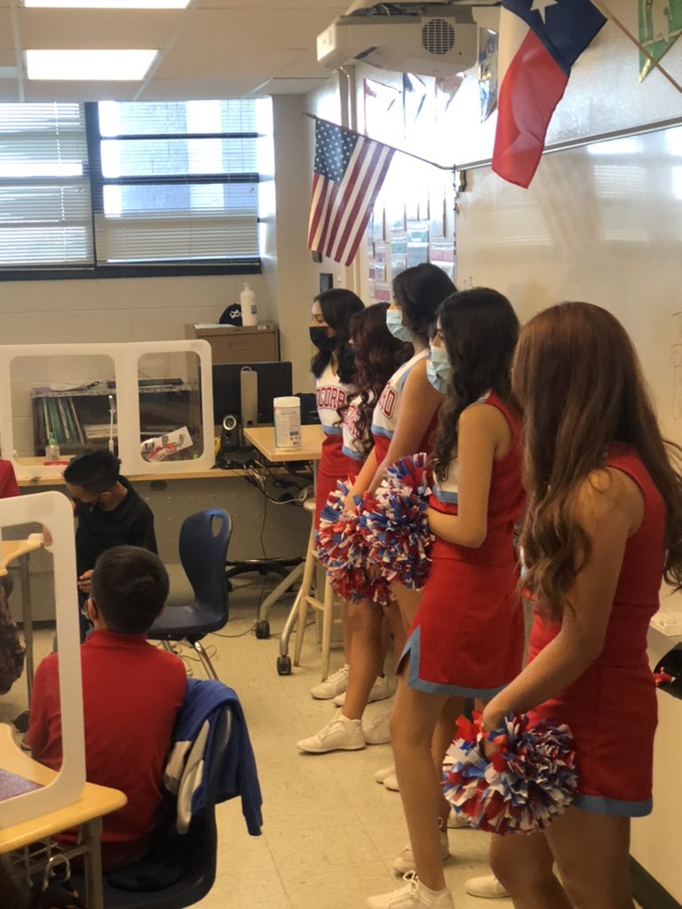 tony_hinsley's tweet photo. HIGH FIVE….. Thursday?? How about game day greets! What ever we call it it’s awesome young people doing awesome things for younger people!!! Our high five group is growing!!! #serviceheart @SocorroISD @WeAreSocorro @Socorro_HS @ahalatyn_SHS @CoachCal_AD @Campestre_ES https://t.co/eFFDLCmXDe