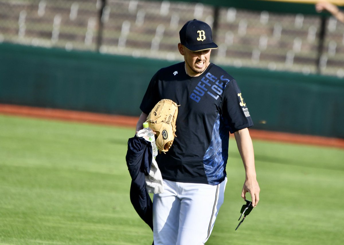 miyuki210's tweet photo. 太陽とバファローズ🌞
2021.8.25
#orix #buffaloes
#TylerHiggins
#中嶋監督 #平野佳寿
#来田涼斗 #山本由伸 https://t.co/rkfWEEfXOB