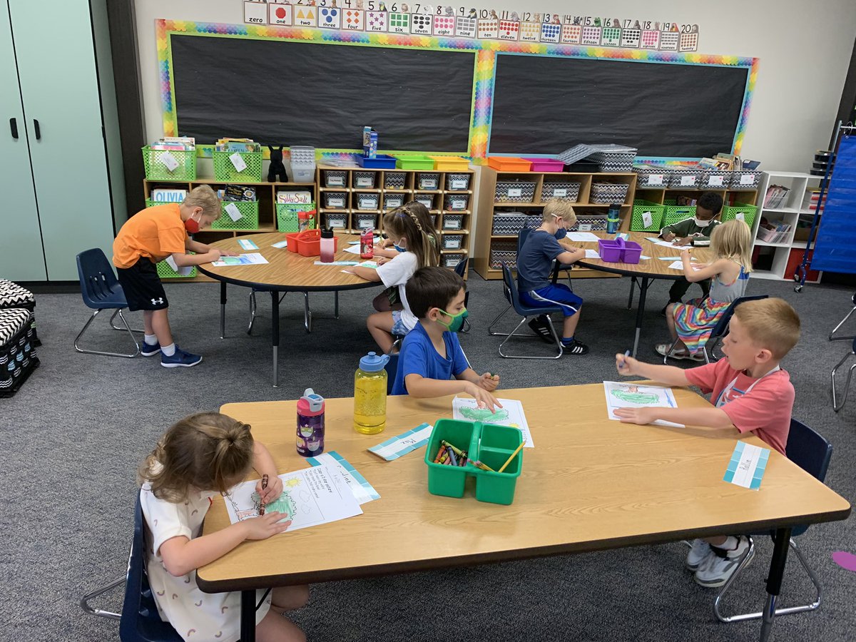 MrsHipp1st's tweet photo. Practicing our 3 star coloring! https://t.co/0Ze661Y0CK