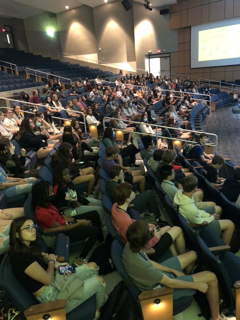 lard_pam's tweet photo. Kingwood High School first HOSA meeting!!!! Going to be a great year!!!@HumbleISD_CTE @HumbleISD_KHS https://t.co/wLcKwhkeKa
