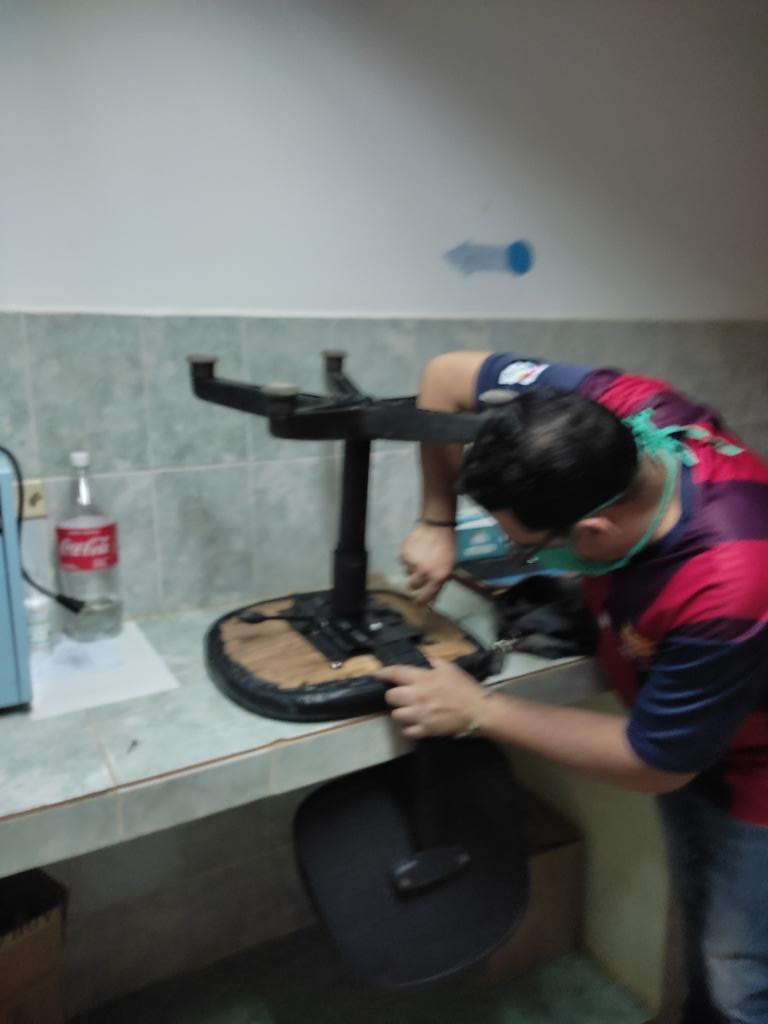 BanguelaRodolfo's tweet photo. CDI LOMAS DEL CALLAO Estado Bolívar.un día más en la reparación y mantenimiento del mobiliario.
@cubacoperaven
@Cubacooperabol2 
@AdanVillavicen5 
@cdilomas.
#somoscontinuidad . https://t.co/FcJ22r5pZ2