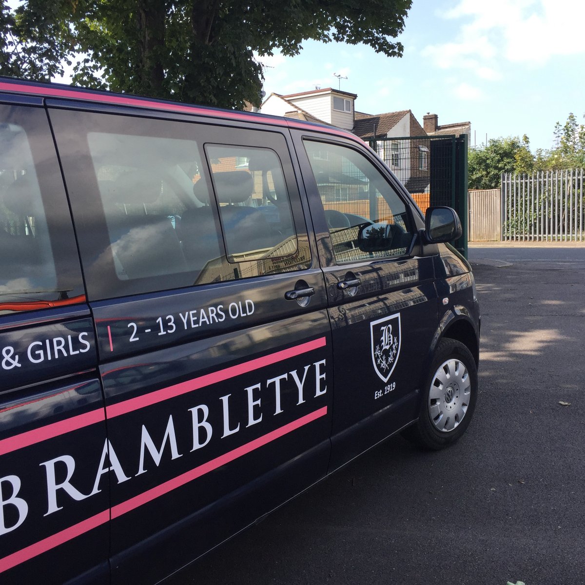 signcompanyeg's tweet photo. Vehicle Graphics for Brambletye School.
#vehiclesignwriting #vehiclegraphics #vehiclestickers #minibus #school #signage #vinyl #graphics #print #PRINTING #decals #eastgrinstead #westsussex https://t.co/bA33CdXsi2