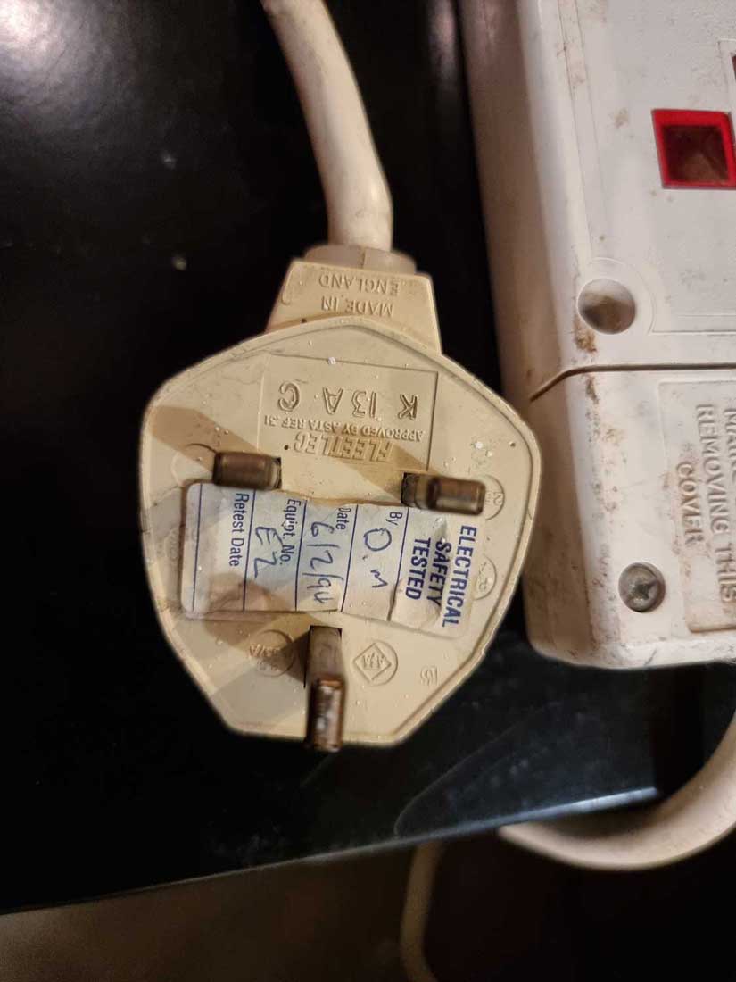 MJPATTesting's tweet image. Some days present some true eye openers, I  was PAT testing at an hotel, which had been subject to regular PAT testing every year by others, when I discovered this gem.

Not only was it not tested for over 20 years, but the sticker was just stuck over the fuse.