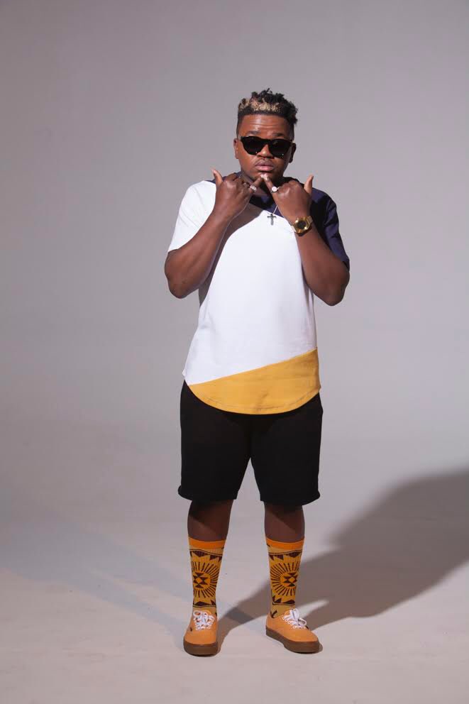 mseti_ndunakazi's tweet photo. βI probably pass what you call a flame, so many bands my wallet looks like a rock and roll Hall of fameβπ₯π₯ #SAHipHop only needs more of #Ispilion π€πΎπ€πΎ https://t.co/bEeGOsKqee
