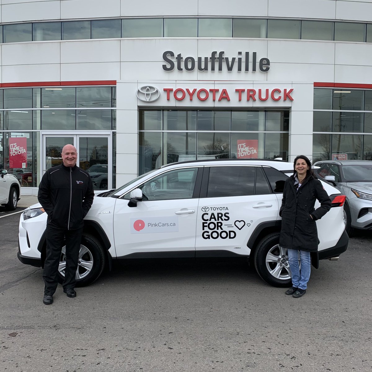 PinkCars's tweet photo. Thank you @GTAToyota and @toyotacanada Cars For Good for supporting the #YorkRegion community with a Toyota RAV4 Hybrid. Together, we provided more than 400 seniors with safe, reliable and free shuttle service to COVID-19 vaccine appointments. https://t.co/IZK2SVPqu6 https://t.co/PS8EWopV3g