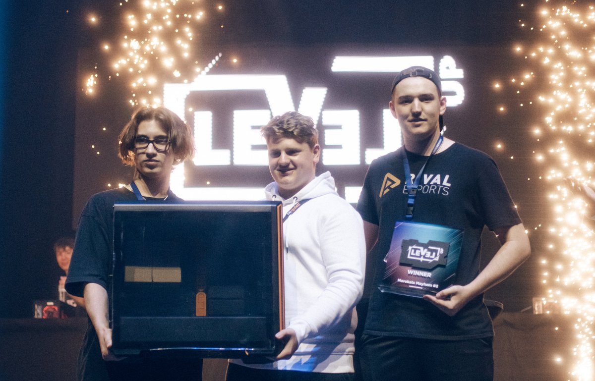 Morekats's tweet photo. [RL – MAYHEM #2]
Unsere ersten Offline Playoffs gingen vergangenes Wochenende über die Bühne.

Stolz verkünden wir den Sieger:
#TeamSIR
Sie sicherten sich das Preisgeld in Höhe von 400€ und 3x PC-Gehäuse, welche von unserem Partner @bequietofficial zur Verfügung gestellt wurde. https://t.co/miAaxrJ6mA