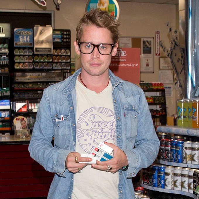 Good morning and Happy Birthday to the absolute icon and everybody\s favorite smoker, Macaulay Culkin! 
