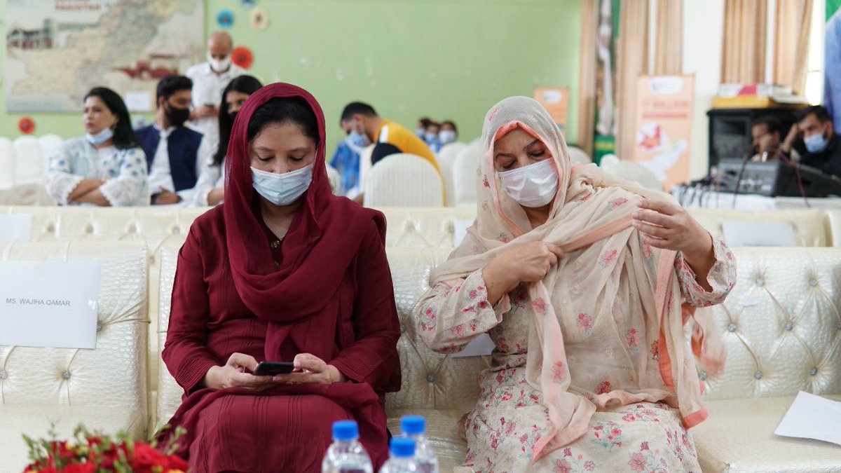 PlanComPakistan's tweet photo. پیٹ کے کیڑوں کی بیماریاں صفائی کے ناقص انتظامات  کی وجہ سےہوتی ہیں۔ اسکول جانےوالی عمرکےبچے سب سے زیادہ شکار ہوتے ہیں۔ 2016 میں کئےگئے قومی سروےکےمطابق پاکستان میں سکول جانےوالی عمر کے1 کروڑ 70 لاکھ بچوں، جن میں پانچ لاکھ چوہتر ہزار بچے اسلام آباد سےہیں،کو سالانہ علاج کی ضرورت ہے https://t.co/fl8yz4Dm78