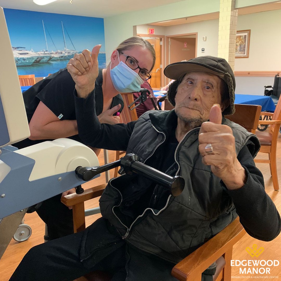 EdgewoodHealthc's tweet photo. Therapy comes to you at Harbor Village of Edgewood 🏋️‍♀️ #edgewoodmanorrehab #edgewoodmanor #ohiohealthcare #seniorliving #nursinghome #ohionursinghome #rehabfacility #assistedliving #ohioassistedliving #community #ohiocommunity #caregivers #ohio #ohiohealthcare #ohiohealth https://t.co/1e7ZzMIjsX